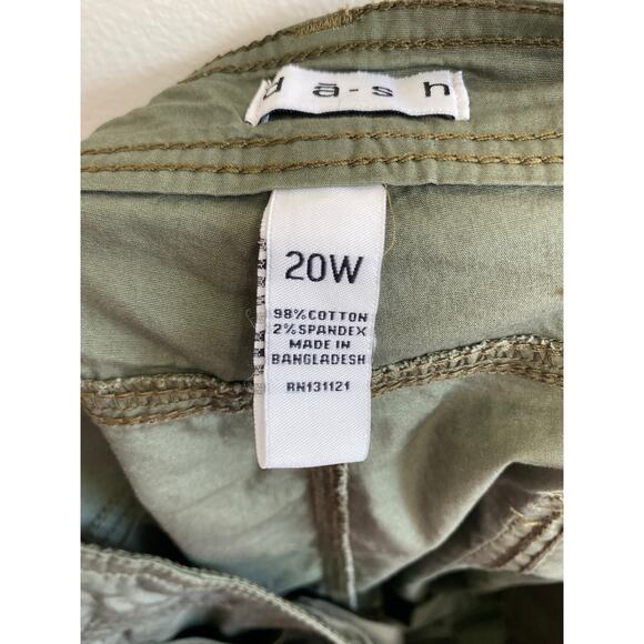 New with Tags Women's Olive Green Bermuda Shorts - Picture 12 of 13